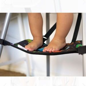 Nibble and rest high chair footrest